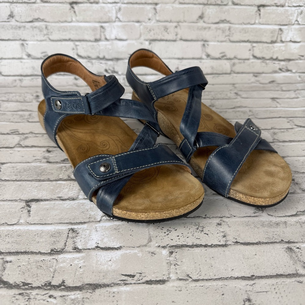 Taos Universe Leather Sandal Women 6-6.5 Navy Slingback Open-toe Cork Wedge